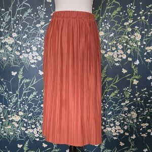 Uniqlo Pleated Peach Skirt - See Pics